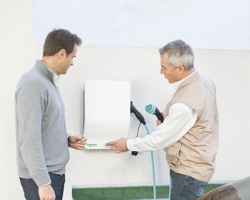 Schneider EV Link Smart Wallbox | 22 kW