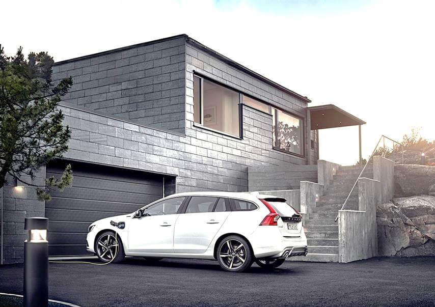 Volvo ev on sale charging station